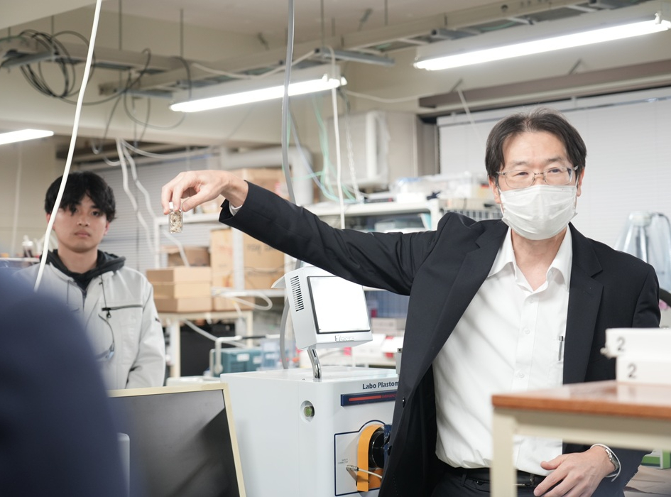 会員向け講演会と研究室見学を開催しました。